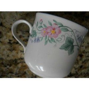 Mervyns Cup Kensington Stoneware Vintage Coffee Mug 3 1/4 Inch Tall Rare